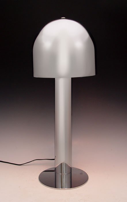 ROBERT SONNEMAN CHROME DESK LAMP: ROBERT SONNEMAN CHROME DESK LAMP: Moderne chrome finish with hooded single socket by Robert Sonneman. Measures 21 1/4" h. x 8 1/4" hood dia.