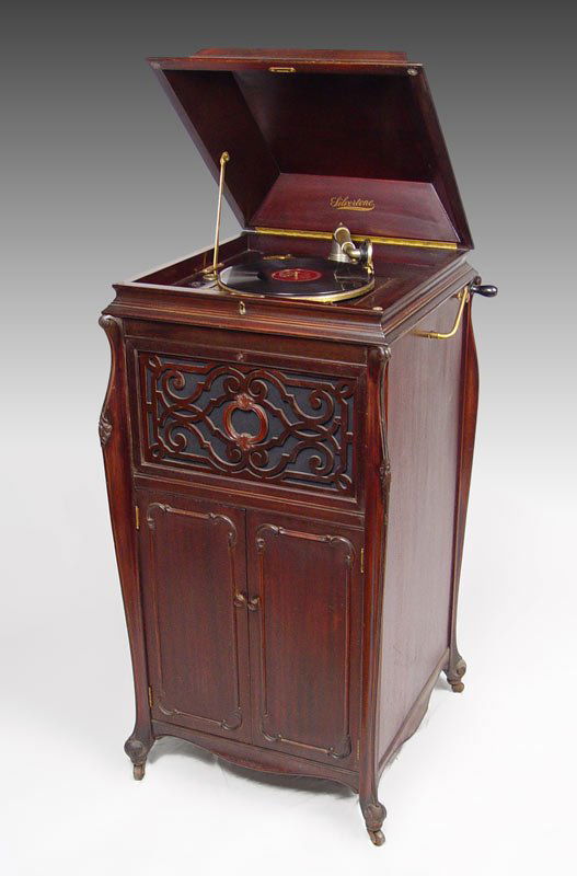 300: SILVERTONE FLOOR MODEL PHONOGRAPH - Jun 27, 2010 | Burchard