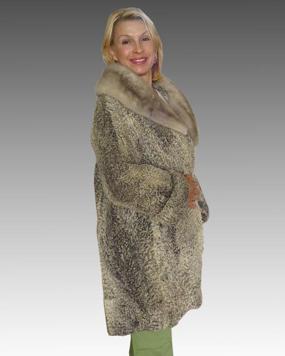 LAMB SKIN COAT WITH MINK COLLAR: Swing style roll: LAMB SKIN COAT WITH MINK COLLAR: Swing style roll cuffs, 2 buttons, 36"l.