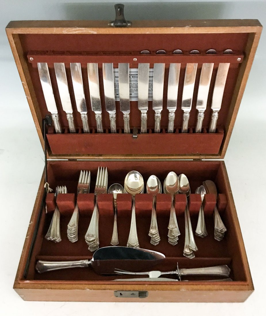 120 PC. WALLACE "WASHINGTON" STERLING SILVER FLATWARE: 120 PC. WALLACE "WASHINGTON" STERLING SILVER FLATWARE: Approx. 102.08. Comprising; 12- Dinner knives, 12- Dinner forks, 12- Salad forks, 12- Lemon forks, 12- Soup spoons, 26- Teaspoons, 6- Long handle