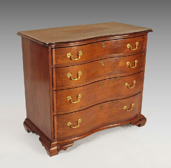 CHIPPENDALE MAHOGANY OXBOW BUREAU: CHIPPENDALE MAHOGANY OXBOW BUREAU: New England, 1750-1780. A very choice example according to Israel Sack. Note how the serpentine curve stops at the edge of the drawer and follows into the top of the