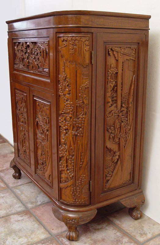 140 HIGHLY DETAILED CHINESE CARVED TEAK BAR Lot 140