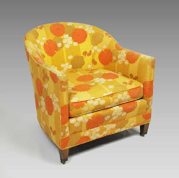 HENREDON MODERNE RETRO CLUB CHAIR: HENREDON MODERNE RETRO CLUB CHAIR: Original bold floral fabric. 28"h. x 28" x 30" deep.