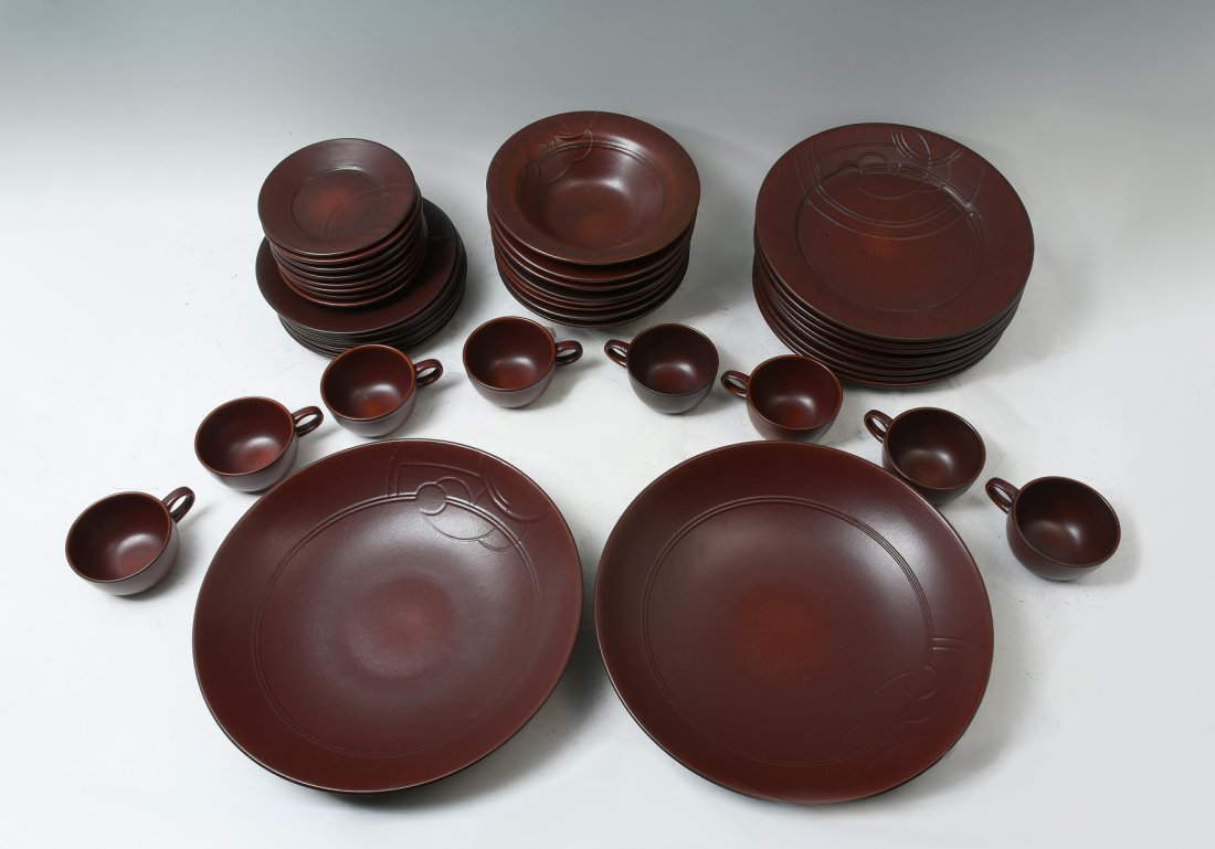 42 PC. HEATH CERAMICS AFTER FRANK LLOYD WRIGHT: 42 PC. HEATH CERAMICS AFTER FRANK LLOYD WRIGHT: Comprising; 2- Large serving bowls, 8- Dinner plates, 8- Luncheon plates, 8- Bread plates, 8- Soup bowls, 8- Cups.