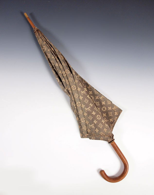 286 VINTAGE LOUIS VUITTON UMBRELLA