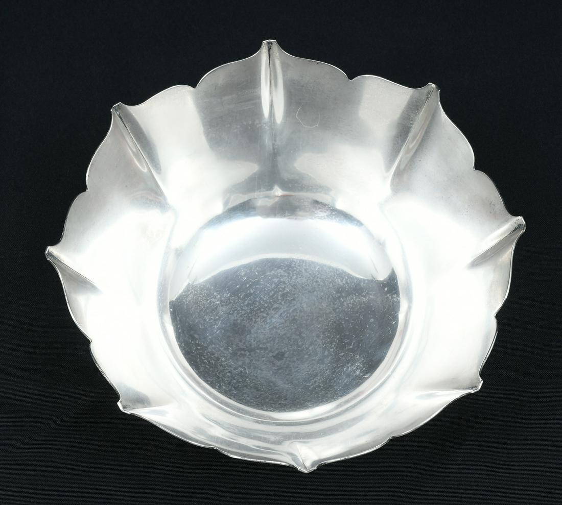 GORHAM STERLING FLORIFORM CENTER BOWL (1 of 4)