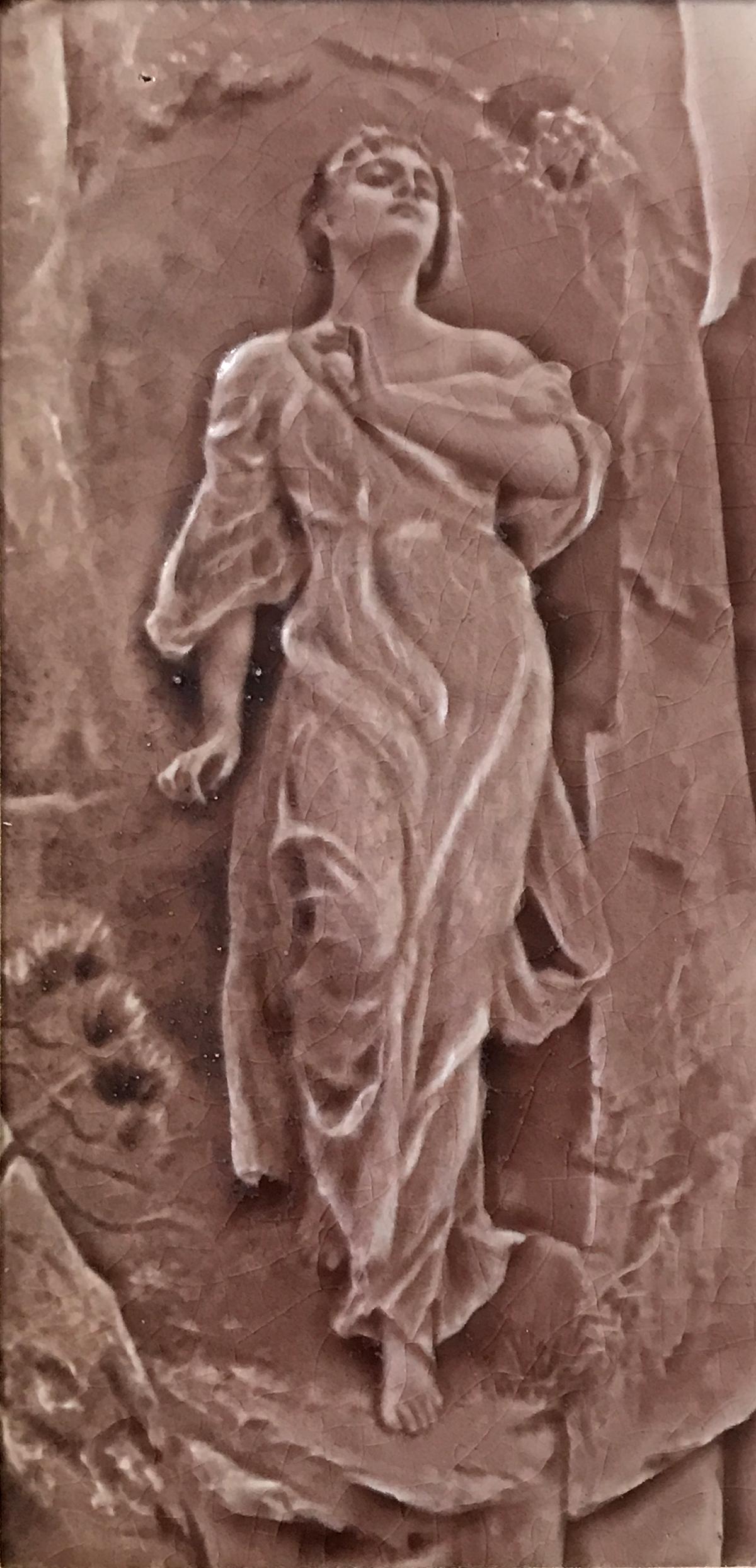 CRAVEN DUNNILL ENGLISH CERAMIC RELIEF TILE (1 of 2)