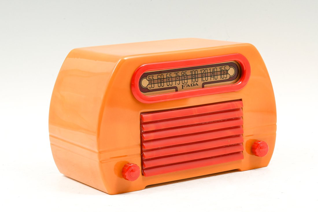 GENUINE FADA BAKELITE RADIO (1 of 5)