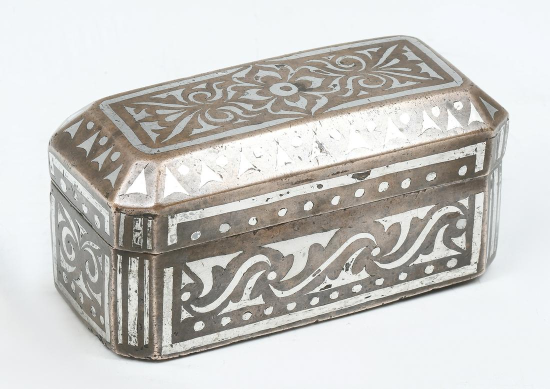 SILVER INLAID JAPANESE BETEL NUT BOX (1 of 5)