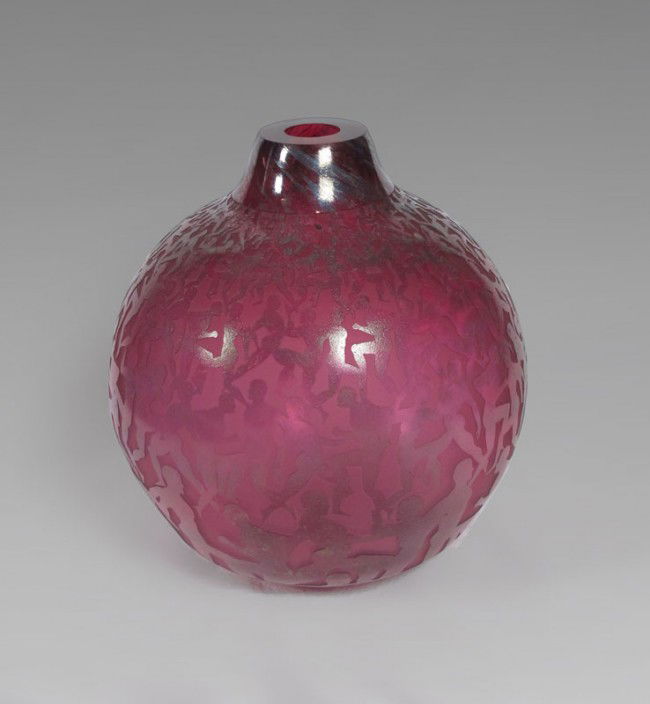 DUNCAN McCLELLAN ART GLASS VASE: McCLELLAN, Duncan, (American 1955-): Sculptural carved glass vase, approx. 8 1/2''h. Signed Duncan McClellan.