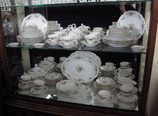 82 PC BAVARIAN HAVILAND CHINA : LARGE JOHANN HAVILAND BAVARIAN CHINA SERVICE: Complete for 8, approx. 82 pieces to include 11 dinner plates, 8 soup bowls, 8 salad, 11 bread, 12 dessert, 12 cups, 11 saucers, 3 butter pats. Serving pi