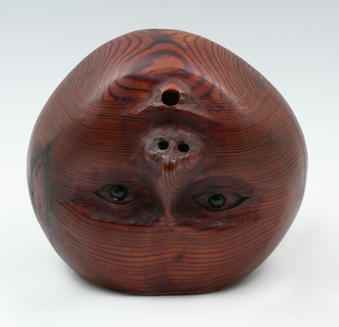 UNUSUAL UNSIGNED MID-CENTURY CARVED UPSIDE-DOWN WOOD HEAD (1 of 4)