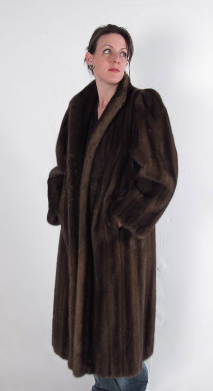FULL LENGTH MINK COAT: FULL LENGTH MINK COAT: Long sleeves, rich luster and color. Medium to large size. Approx. 48"l.