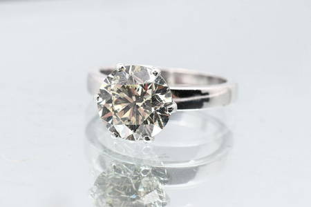 STATEMENT 14K 5.03 CT DIAMOND RING