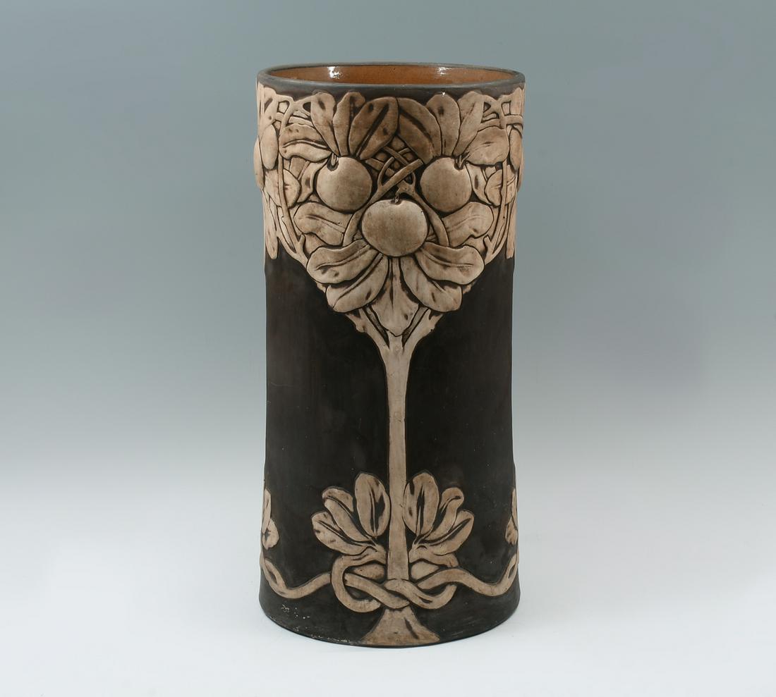 WELLER POTTERY UMBRELLA STAND (1 of 3)