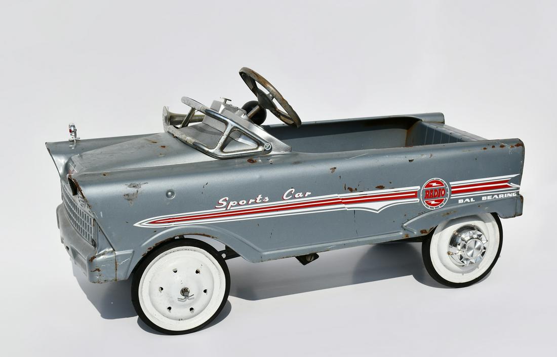 1960S SPORTS CAR RADIO BALL BEARING PEDAL CAR (1 of 5)