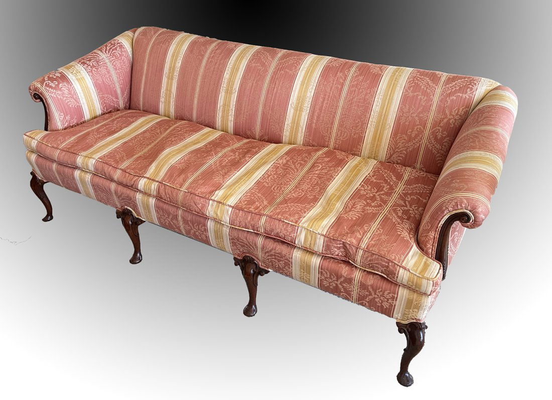 QUEEN ANNE SOFA (1 of 3)