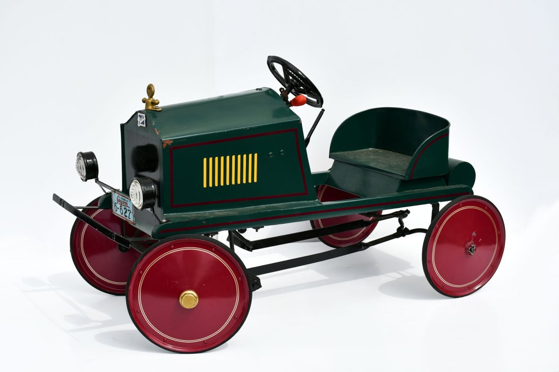 1927 GENDRON BUICK PEDAL CAR (1 of 3)