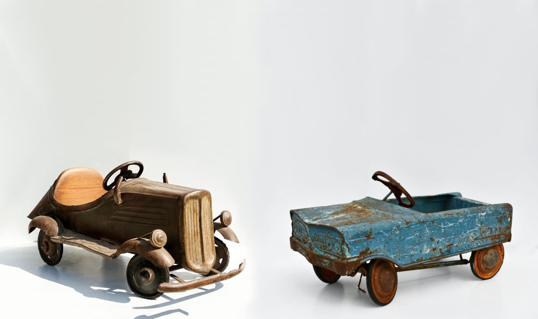 2 VINTAGE PEDAL CARS (1 of 8)