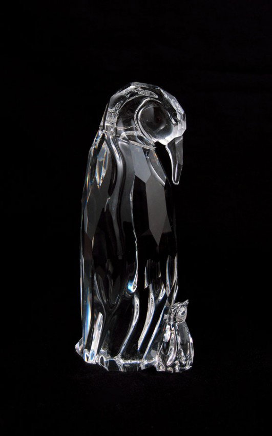 SWAROVSKI CRYSTAL MOTHER PENGUIN 7685: SWAROVSKI CRYSTAL MOTHER PENGUIN 7685: G. Stamey, issued 2003 retired 2007