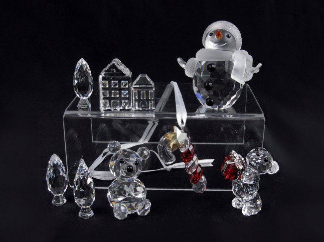 SWAROVSKI CRYSTAL SNOWMAN BEARS HOUSES POPLAR TREE: SWAROVSKI CRYSTAL FIGURES: 6 (9) piece to include, SNOWMAN 7475, E. Mair, issued 2000; MINI BEAR 7664, var. 1, Max Schreck, issued 1985 retired 2006; KRIS BEAR - A GIFT FOR YOU, Peter Heidegger, issue