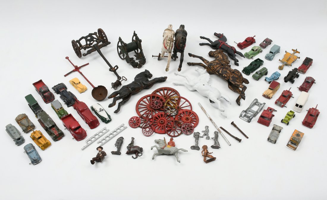 LARGE COLLECTION OF CAST IRON & TOY PARTS (1 of 5)
