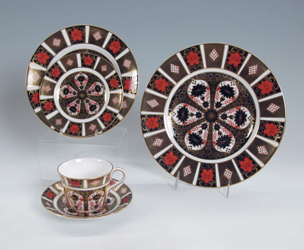 ROYAL CROWN DERBY OLD IMARI 1128 CHINA 40 PC: ROYAL CROWN DERBY CHINA 1128: Approx. 40 pieces to include 8 dinner plates (10 1/4''), 8 salad plates (8 1/2''), 8 bread plates, and 8 cups and saucers.