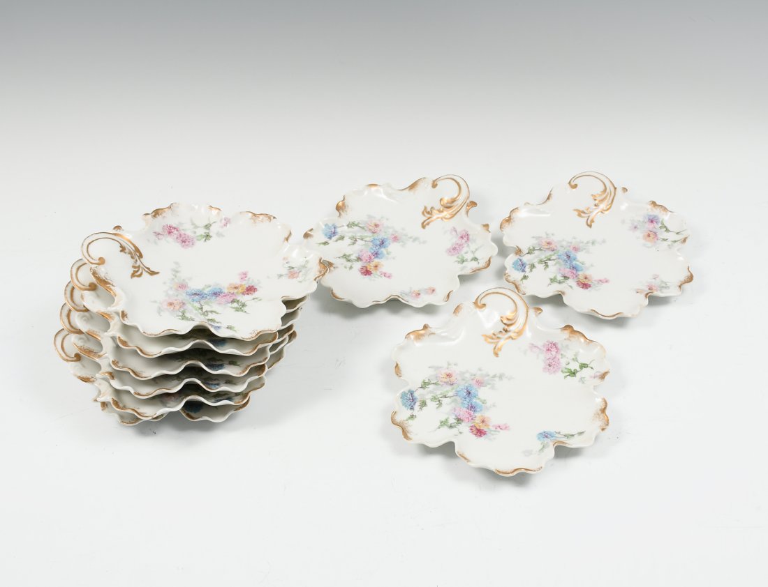 9 PC. FRENCH LIMOGES LEAF FORM PLATES (1 of 5)