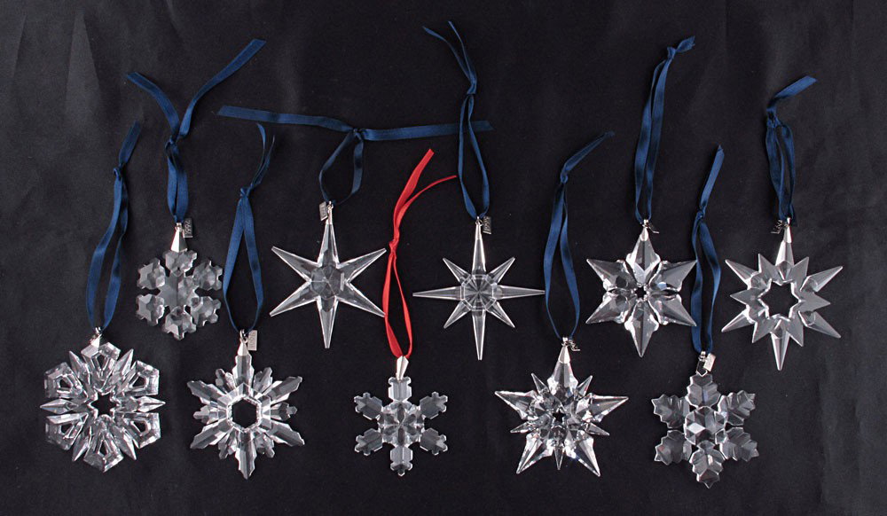SWAROVSKI CRYSTAL CHRISTMAS HOLIDAY ORNAMENTS 92-0: SWAROVSKI CRYSTAL CHRISTMAS HOLIDAY ORNAMENTS: 1992 through 2001. 1992, 93, 94, 97 & 98 with box and certificate. 1995 & 96 with box. 1999 & 200 with box and outer sleeve. 2001 with box certificate an