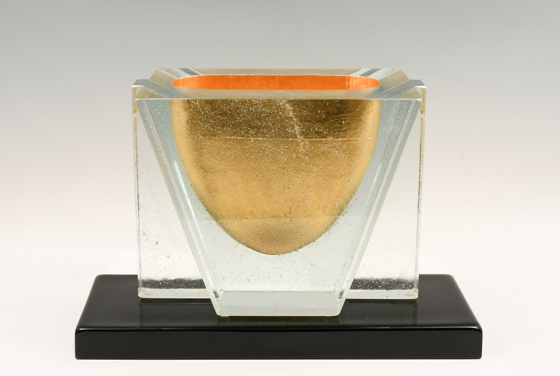 HEAVY IMPRESSIVE JOHN LEWIS ART GLASS CENTERPIECE (1 of 6)