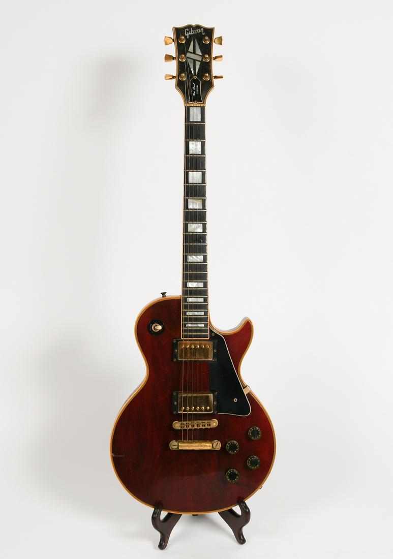 GIBSON LES PAUL CUSTOM ELECTRIC GUITAR (1 of 5)