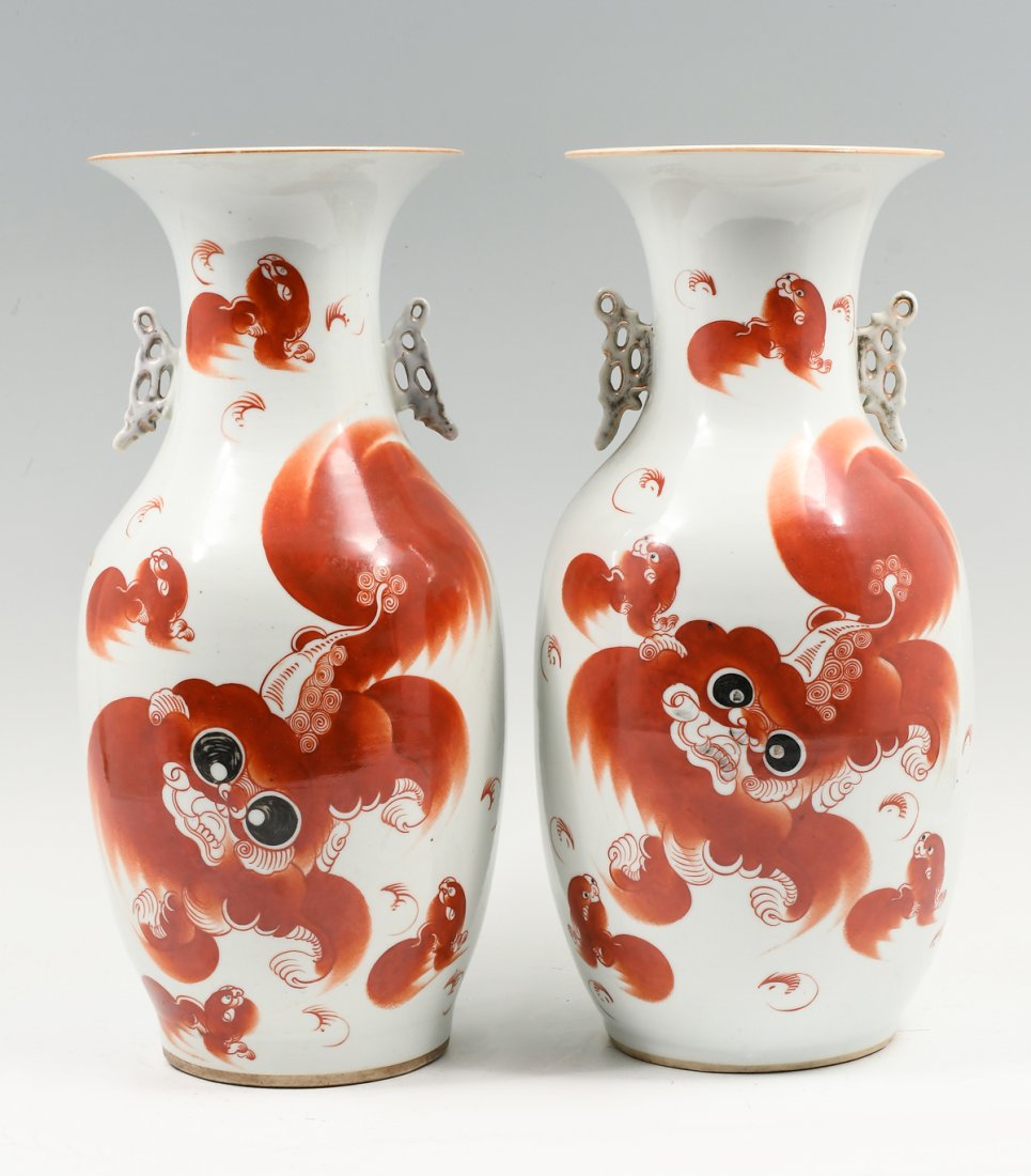 PAIR CHINESE FOO LION BALUSTER VASES (1 of 7)