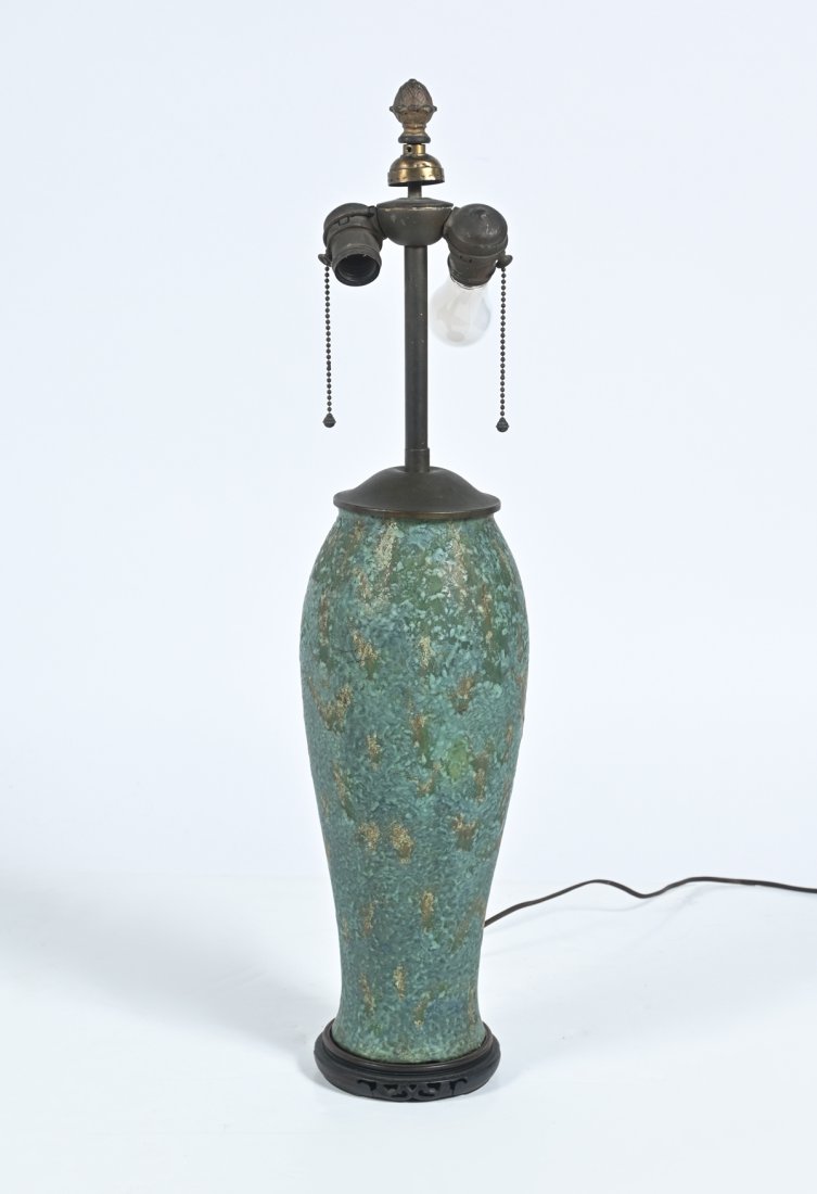 ROSEVILLE? MOTTLED GLAZE ART POTTERY LAMP (1 of 5)