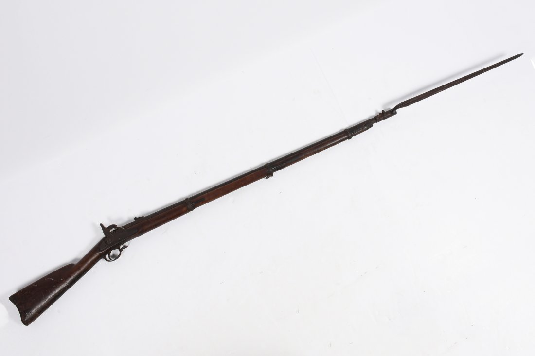 SPRINGFIELD RIFLE WITH BAYONET: SPRINGFIELD RIFLE WITH BAYONET: As is condition.