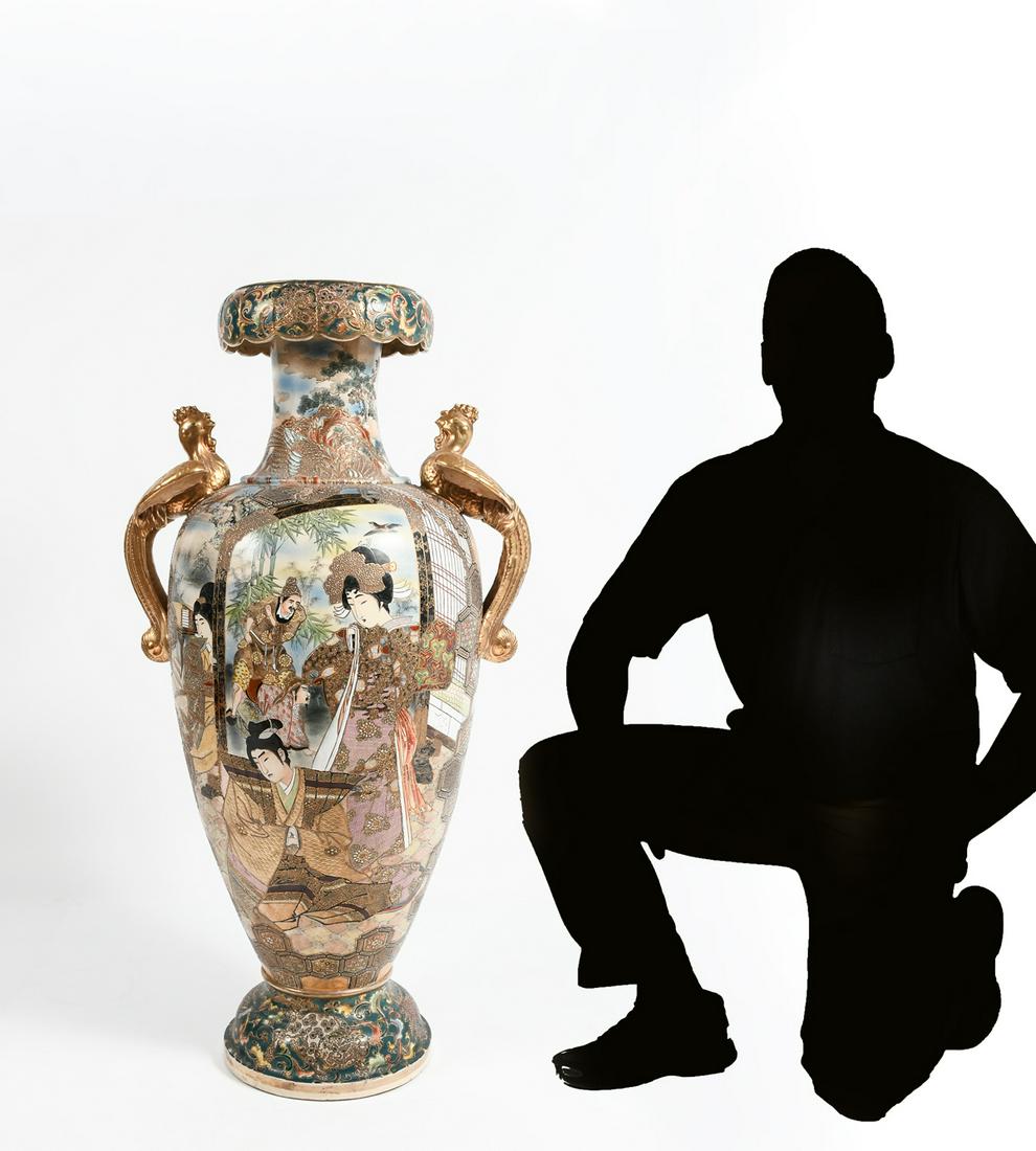 LARGE JAPANESE PORCELAIN DRAGON HANDLED VASE (1 of 7)