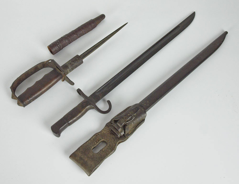 2 PIECE WWI KNUCKLE DUSTER TRENCH KNIFE & BAYONET: 2 PIECE WWI KNUCKLE DUSTER TRENCH KNIFE & BAYONET: To include 1) Model 1917 US trench knife with trifold blade, commonly referred to as a ''Knuckle Duster''. Marked US L F. & Co. 1917 on knuckle guard