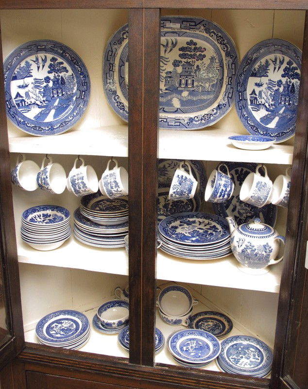 60piece ESTATE BLUE WILLOW CHINA INCL. PLATTER: LARGE ENGLISH BLUE WILLOW PLATTER PLUS CHINA: Estate accumulation of approx. 60 pieces of Blue Willow pattern china by an assortment of makers. The platter measures 17 1/2" x 14 1/2". There is also a