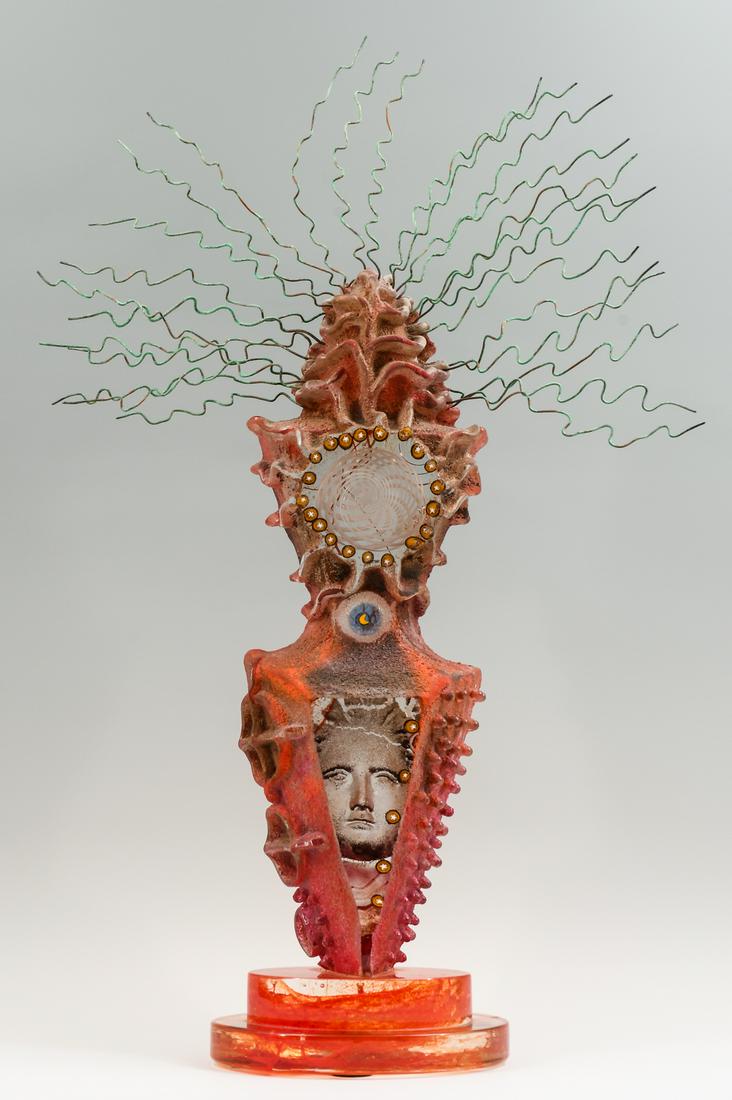 SUSAN GOTT ART GLASS SCULPTURE: SUSAN GOTT ART GLASS SCULPTURE: Approx. 28.75" h x 18" w x 5.75" d.