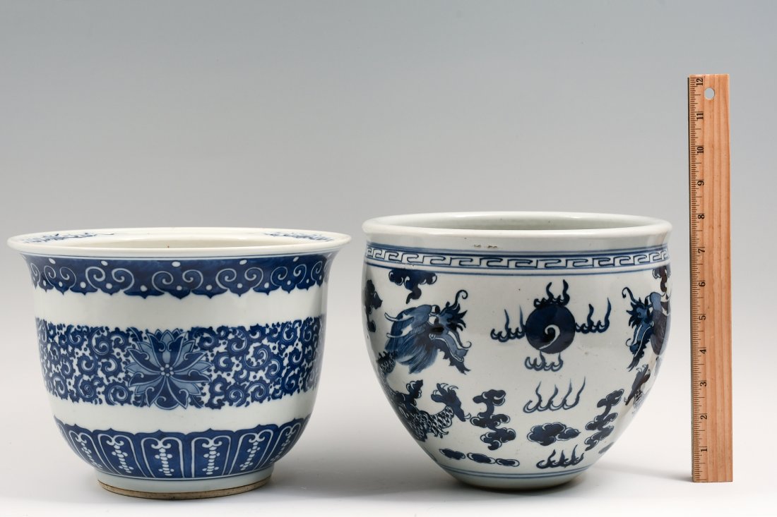 2 CHINESE BLUE & WHITE PLANTERS (1 of 8)