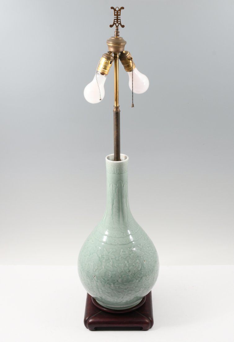 CHINESE CELADON VASE TABLE LAMP (1 of 6)