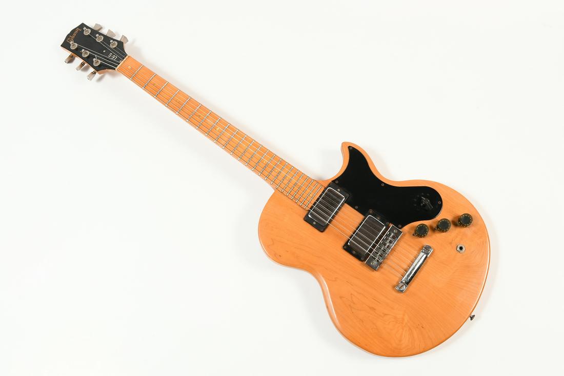 GIBSON L6-S ELECTRIC GUITAR IN GIBSON CASE (1 of 11)