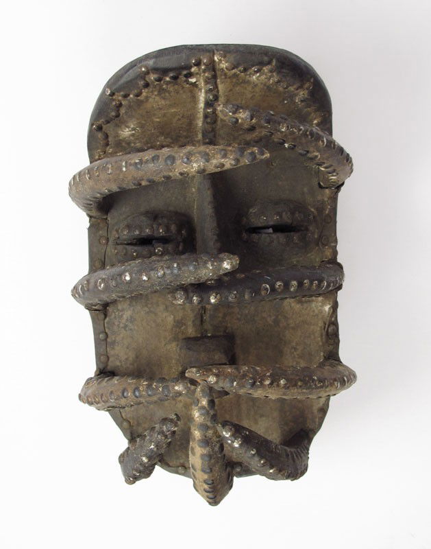 AFRICAN BETE MASK FROM IVORY COAST: AFRICAN BETE MASK FROM IVORY COAST: Approx. 17 1/2" x 12" x 13"
