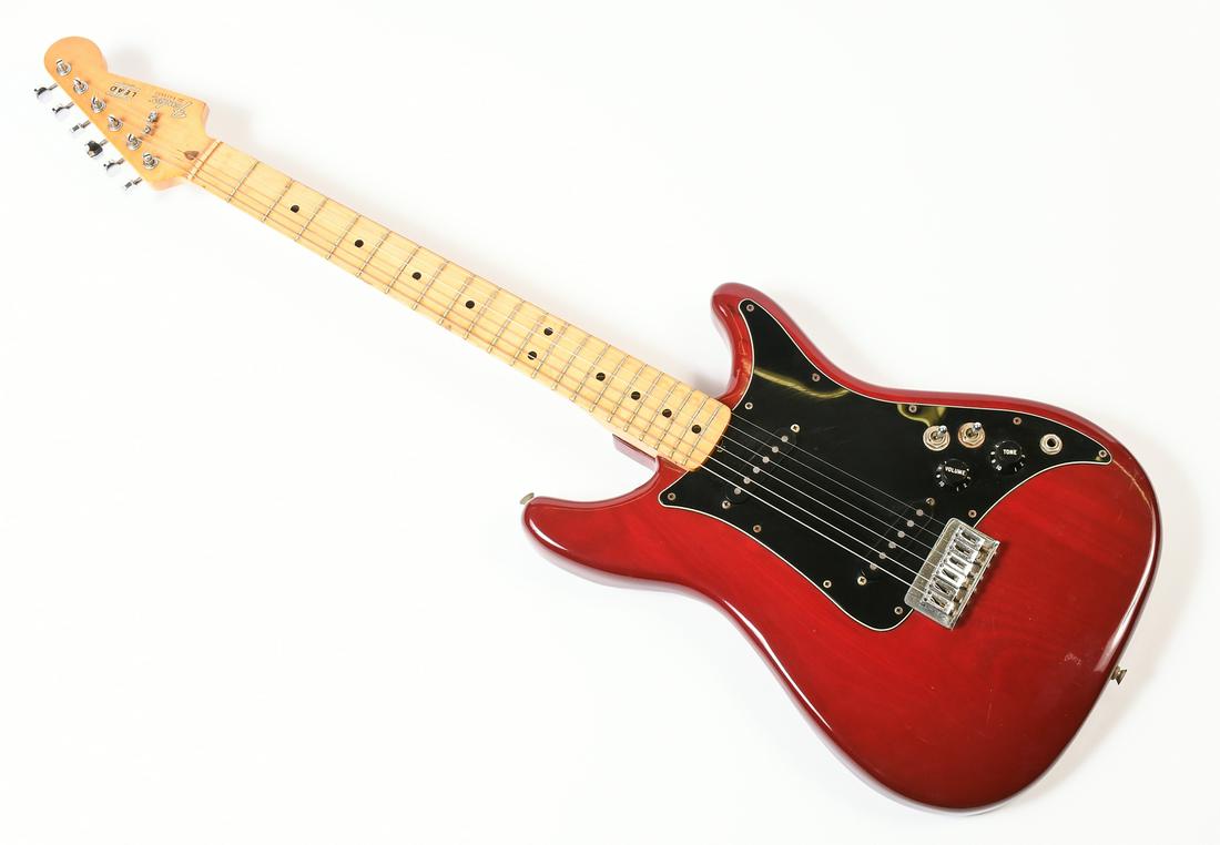 CRIMSON RED FENDER LEAD II ELECTRIC GUITAR IN CASE (1 of 11)