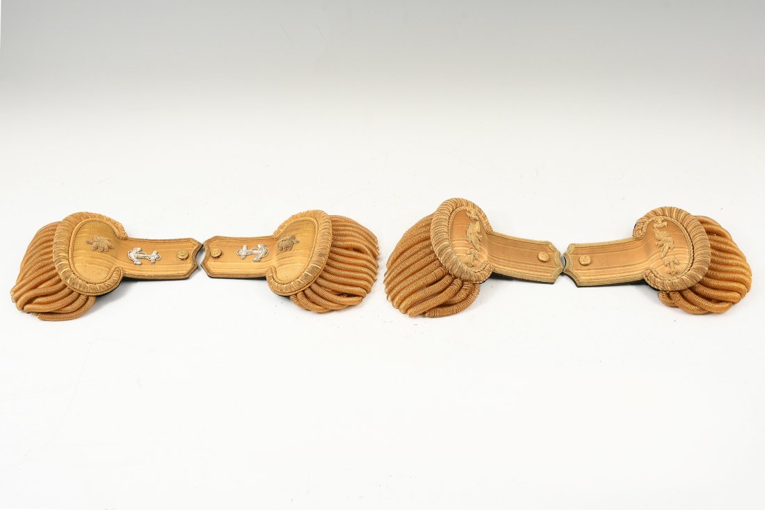 2 PAIRS OF NAVY EPAULETS (1 of 8)