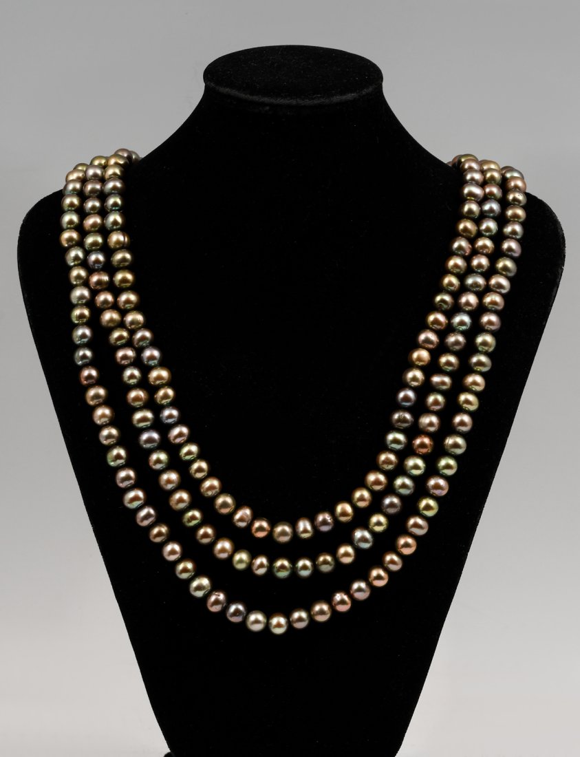 3 STRAND FRESHWATER PEARL NECKLACE (1 of 4)