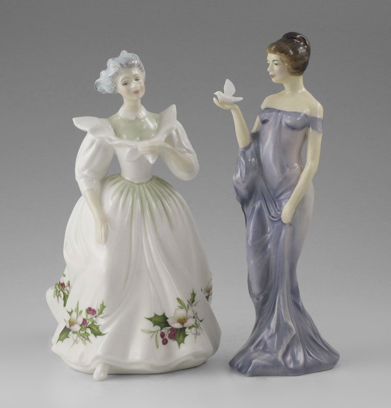 ROYAL DOULTON FIGURINES HARMONY 2824 DECEMBER 2696: 2 ROYAL DOULTON FIGURINES: HARMONY HN 2824, 8 1/4'' and DECEMBER HN 2696, Figure of the Month, 8''.