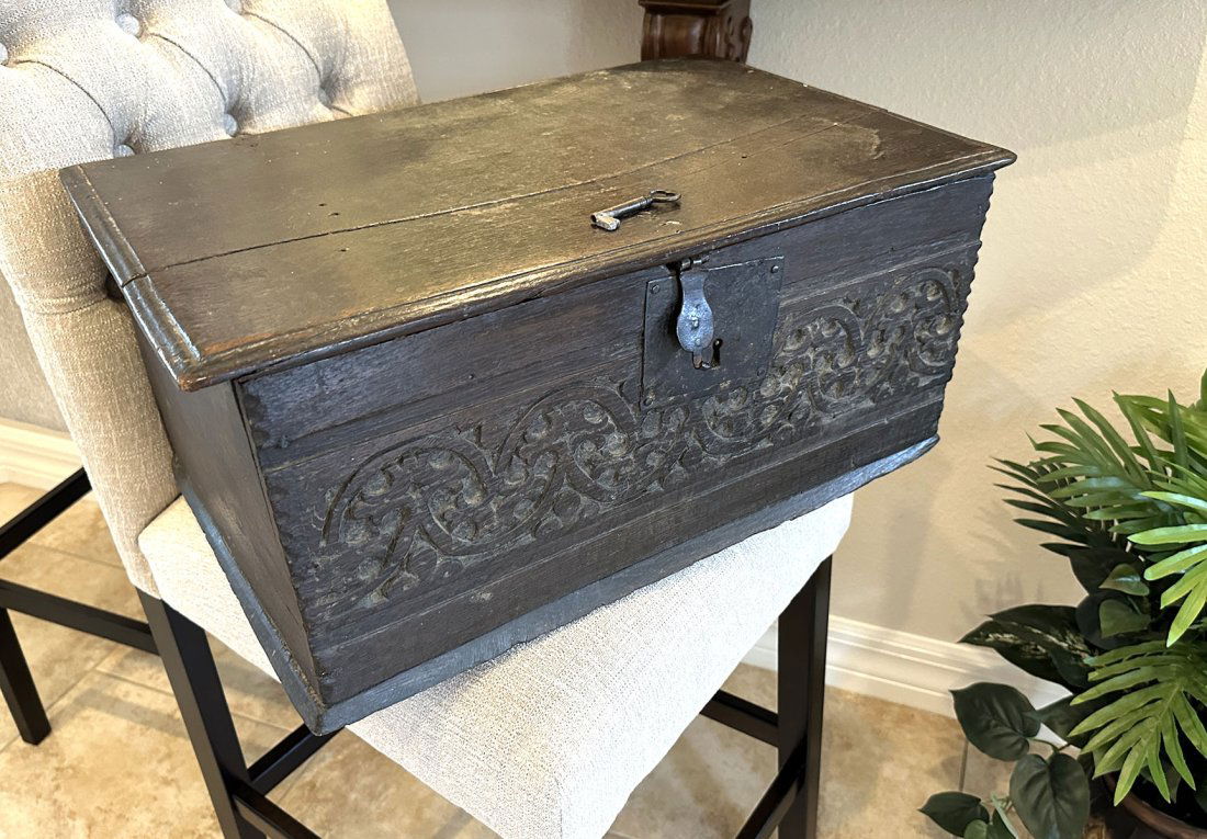 EARLY CARVED WOODEN BIBLE BOX (1 of 2)