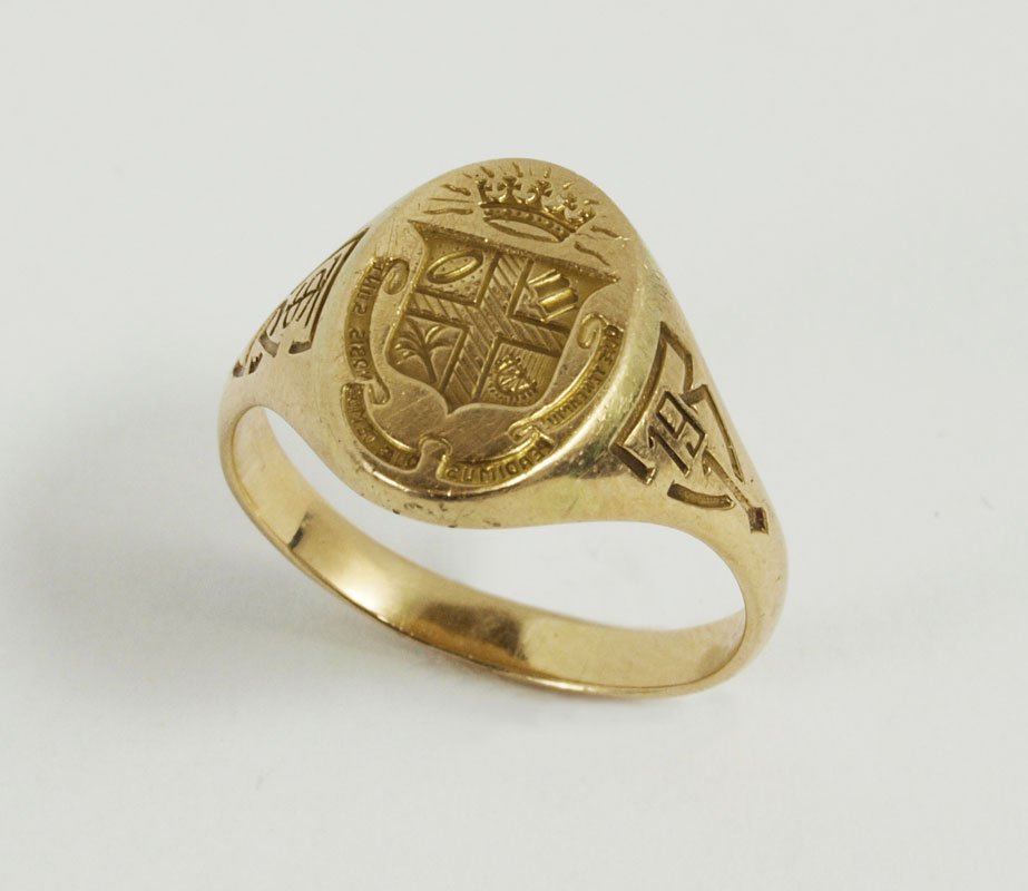 14K GOLD TIFFANY & CO. SIGNET RING: 14K GOLD TIFFANY & CO. SIGNET RING: Unknown crest and motto, marked 14K Tiffany & Co. and monogrammed. Size 9. Approx. 6.3 grams.