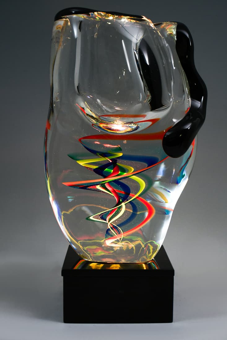 VENIER MURANO ART GLASS VASE ON LIGHTED PEDESTAL (1 of 8)