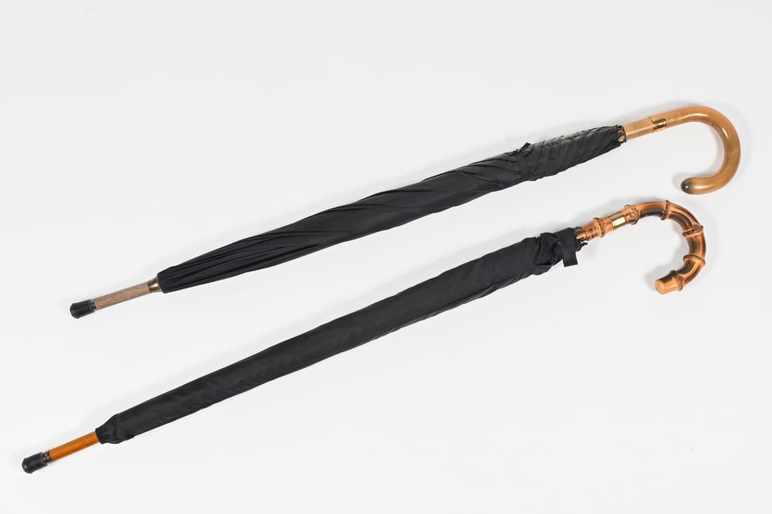 2 WOODEN HANDLED SWAINE ADENEY BRIGGS UMBRELLAS (1 of 4)